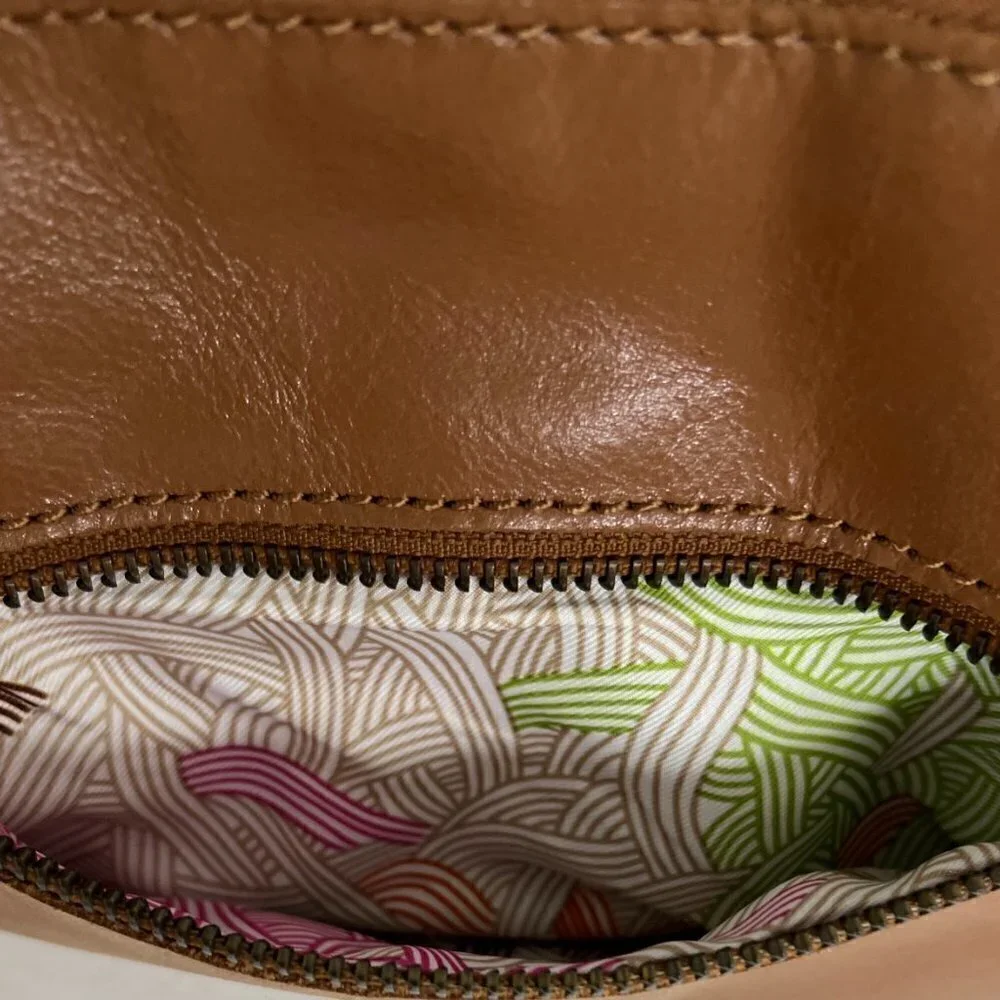 The SAK charging wristlet Sanibel NWT - Picture 12 of 15